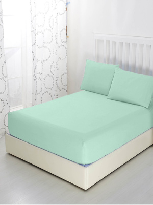 Простыня трикотажная на резинке мятный
